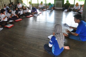 fasilitator menjelaskan tentang malaria