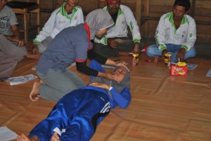 Fasilitator mempraktekkan PP