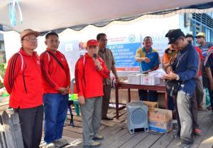 Pak H. Agung memerikan sambutan pada saat acara pendistribusian Bantuan 