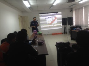 dr. Jum'atil Fajar saat menyampaikan materi