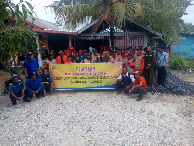 Foto bersama Relawan Destana Desa Sei.Ahas Kec.Mantangai