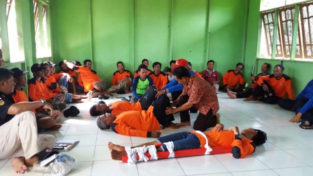 Pemberian Materi seputar evakuasi korban