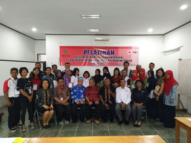 Foto Bersama Pengurus, Fasilitator, Panitia dan Peserta